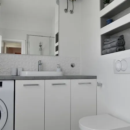 Apartment Near Sea *