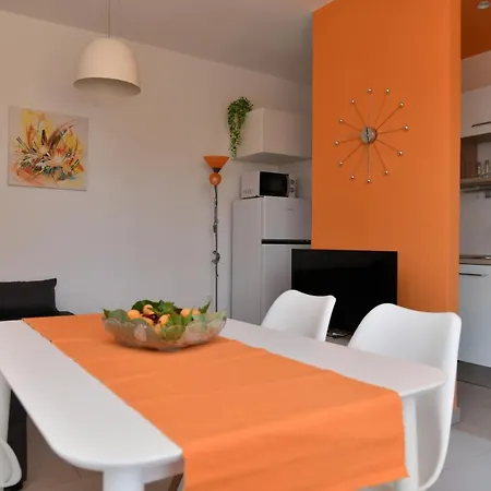 Apartment Near Sea *