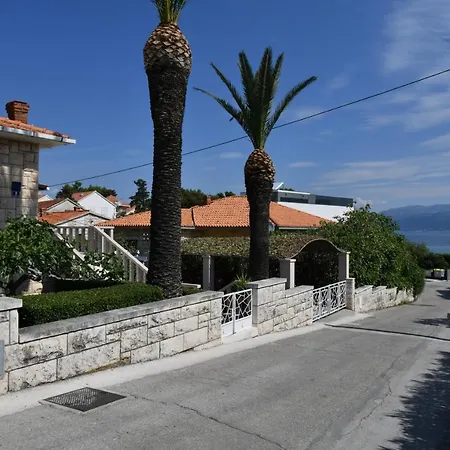Apartment Near Sea *