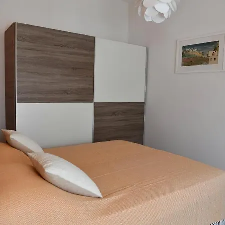 Near Sea Apartment Supetar