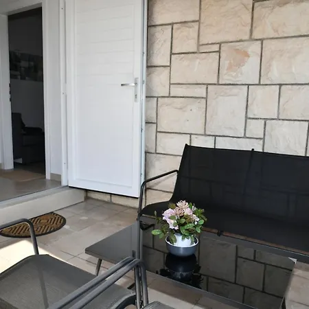 Apartment Near Sea